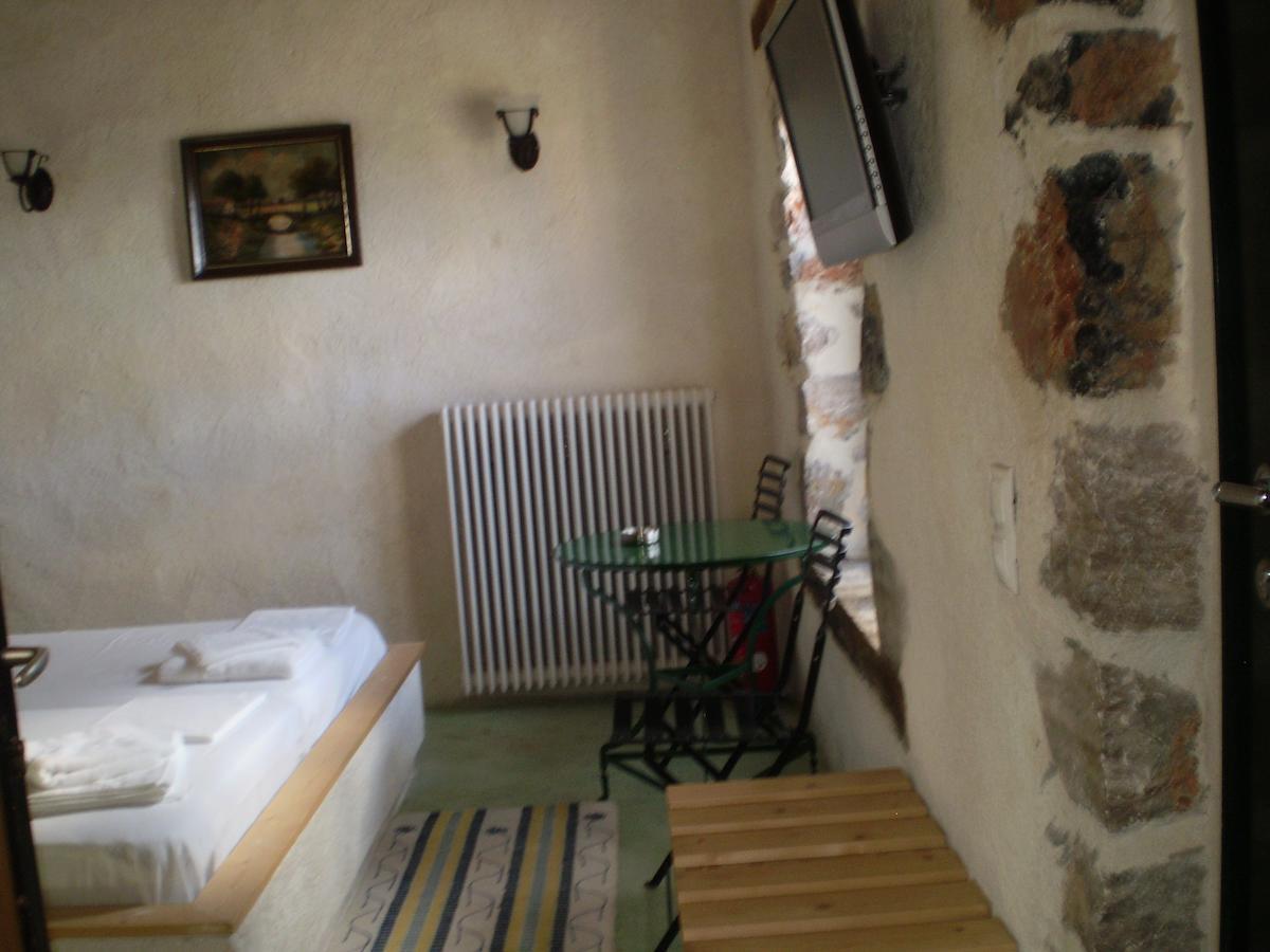 Hotel Arachovitika Kalivia Karyes Habitación foto
